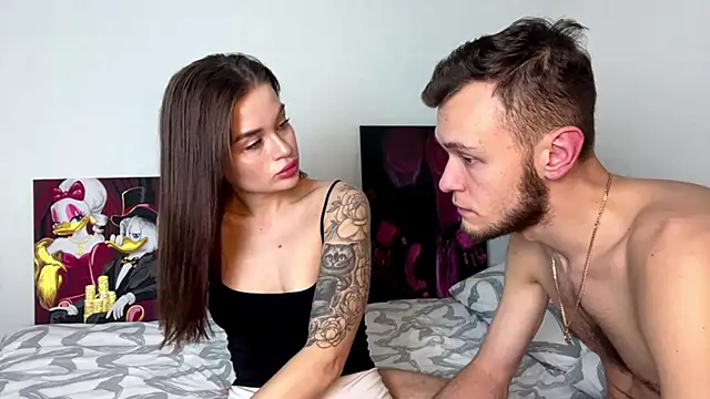 Petal Couple online show from 11-18-25, 03:04