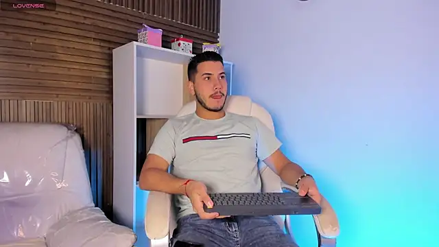 Axel grey  online show from 10-01-25, 12:31