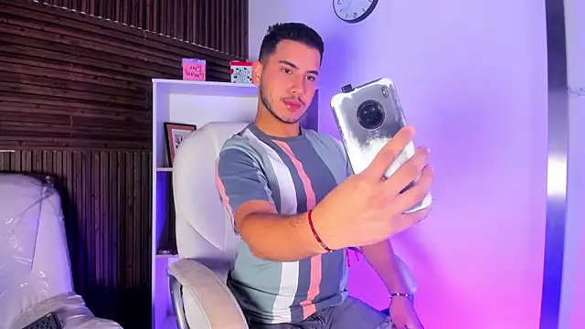 Axel grey  online show from 11-24-25, 12:27