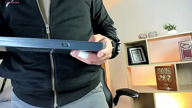 Axel grey  online show from 04-13-26, 12:42