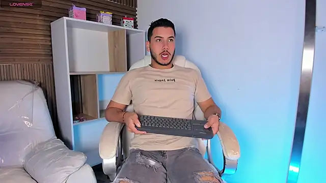 Axel grey  online show from 10-04-25, 12:28