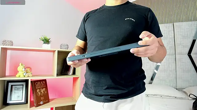 Axel grey  online show from 04-04-26, 12:45