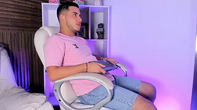 Axel grey  online show from 12-02-25, 12:18