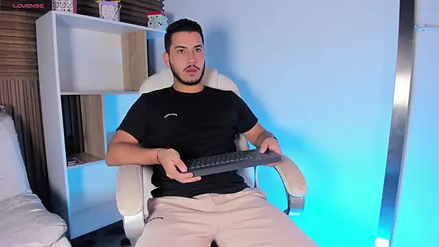 Axel grey  online show from 10-12-25, 11:55