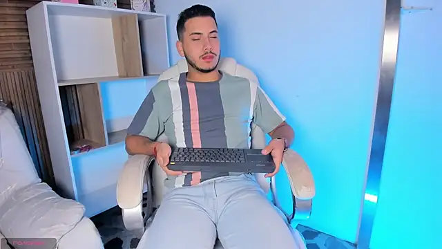 Axel grey  online show from 09-25-25, 12:11