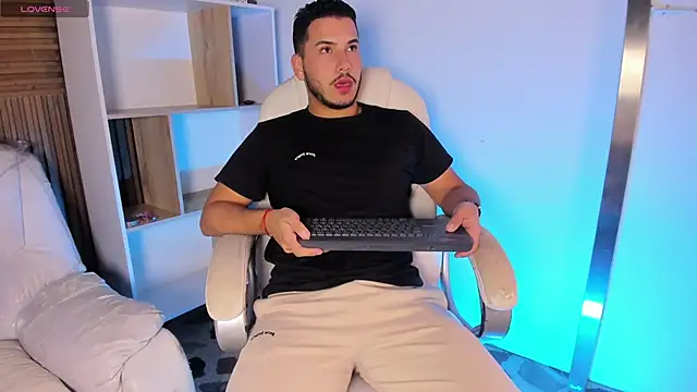 Axel grey  online show from 10-03-25, 12:28