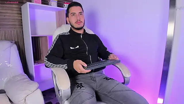 Axel grey  online show from 10-10-25, 12:17