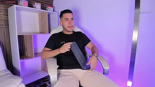 Axel grey  online show from 10-18-25, 12:18