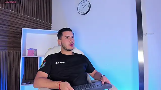 Axel grey  online show from 11-04-25, 12:31