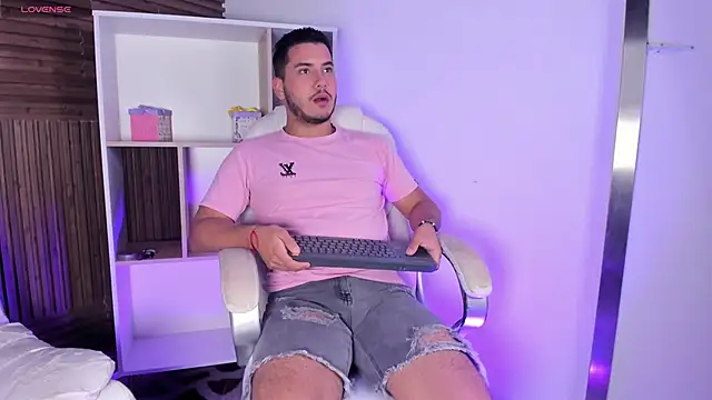 Axel grey  online show from 11-05-25, 12:41