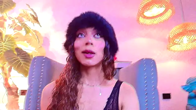 Zahara1 online show from 11-26-25, 06:52