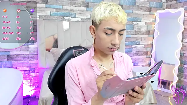 CYRUS TAY online show from 05-28-26, 11:49