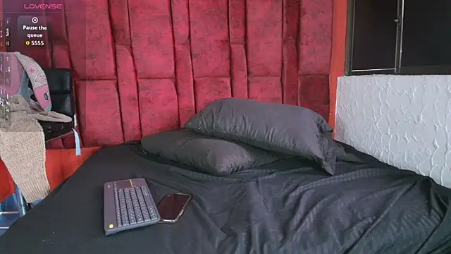 Snapshot of LilithVibe_ chatting on 01-16-26, 01:37 LilithVibe online show from 01-16-26, 01:37