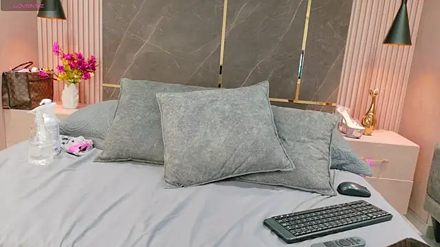 SophiieEvanss online show from 12-02-25, 04:03