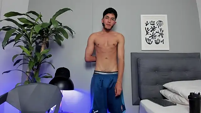 Tylerffoxx online show from 04-09-26, 08:26