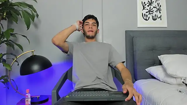 Tylerffoxx online show from 06-16-26, 09:15