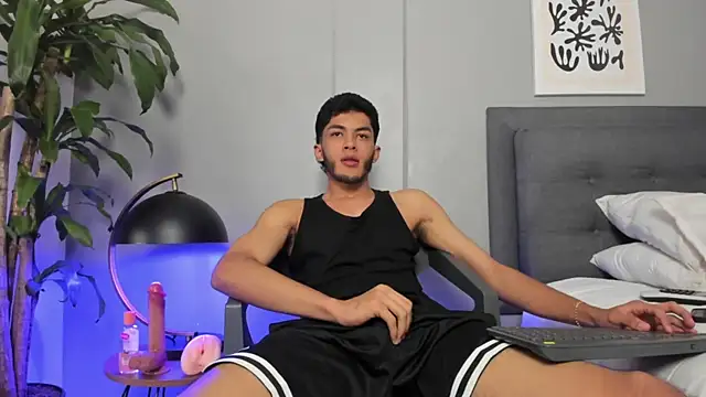 Tylerffoxx online show from 07-11-26, 08:31