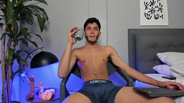 Tylerffoxx online show from 07-09-26, 10:31