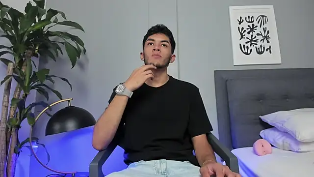 Tylerffoxx online show from 06-10-26, 08:32