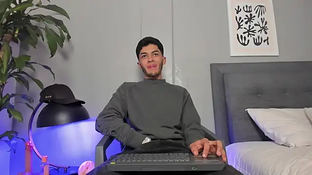 Tylerffoxx online show from 06-21-26, 06:19