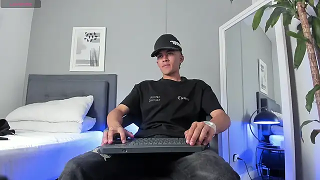 Tylerffoxx online show from 09-13-25, 08:31