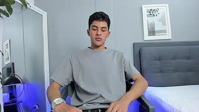 Tylerffoxx online show from 10-27-25, 08:21