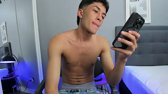 Tylerffoxx online show from 11-05-25, 09:29