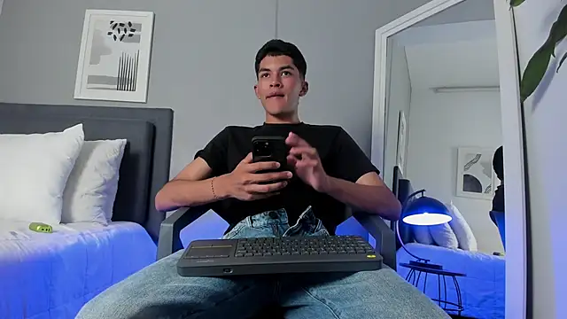 Tylerffoxx online show from 09-09-25, 07:34