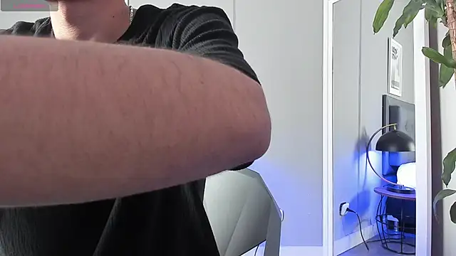 Tylerffoxx online show from 09-15-25, 08:31