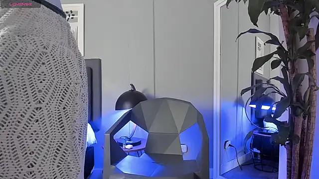 Tylerffoxx online show from 09-28-25, 08:27