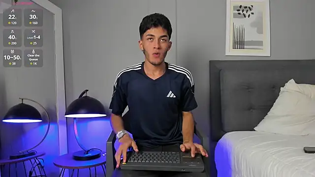 Tylerffoxx online show from 02-10-26, 08:41