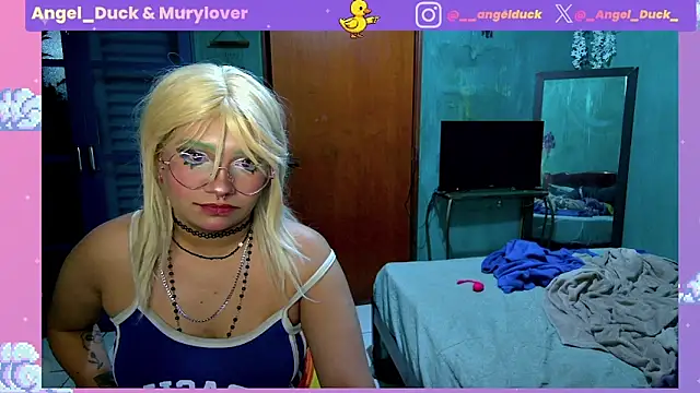 Snapshot of Angel_Duck chatting on 06-07-26, 10:37 Angel Duck online show from 06-07-26, 10:37