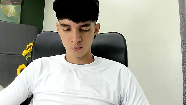 Jheampiiero online show from 04-15-26, 08:42