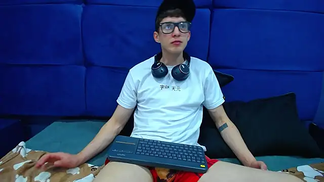 Jheampiiero online show from 09-26-25, 02:46