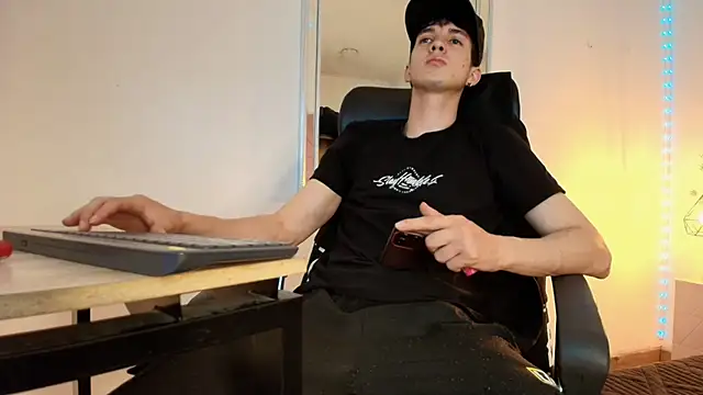 Jheampiiero online show from 03-06-26, 08:59