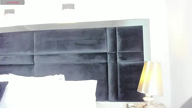 CarolineLee  online show from 03-24-26, 10:32