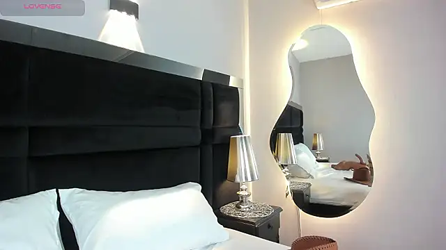 CarolineLee  online show from 03-13-26, 10:37