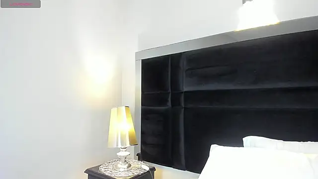 CarolineLee  online show from 03-28-26, 10:33