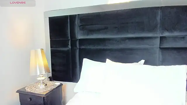 CarolineLee  online show from 03-20-26, 10:33