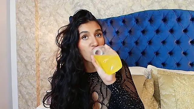 ValentiinaCruz online show from 11-22-25, 08:51