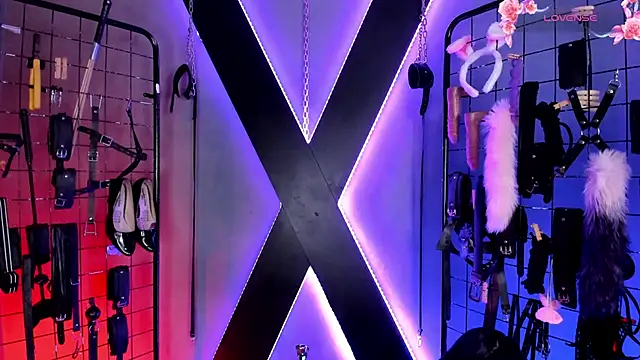 VictoryaLiah BDSM online show from 04-06-26, 11:00