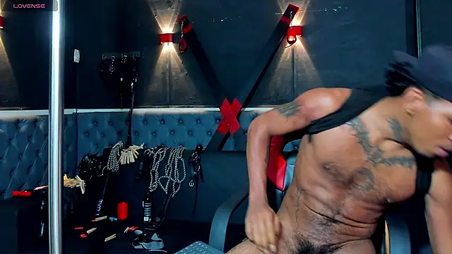 DIEGO WICKED online show from 11-26-25, 01:22