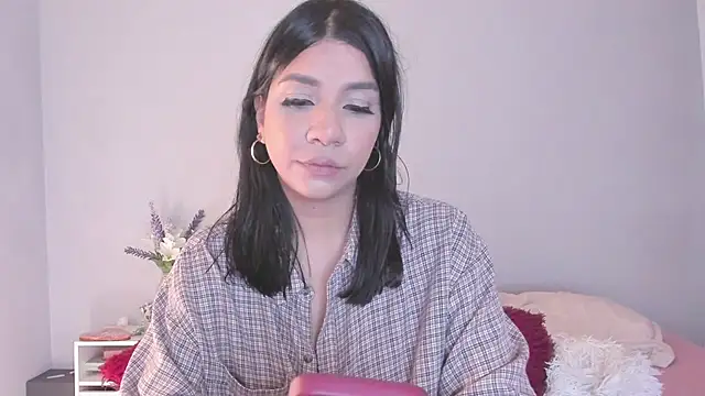 Laura-angeel online show from 02-05-26, 04:47