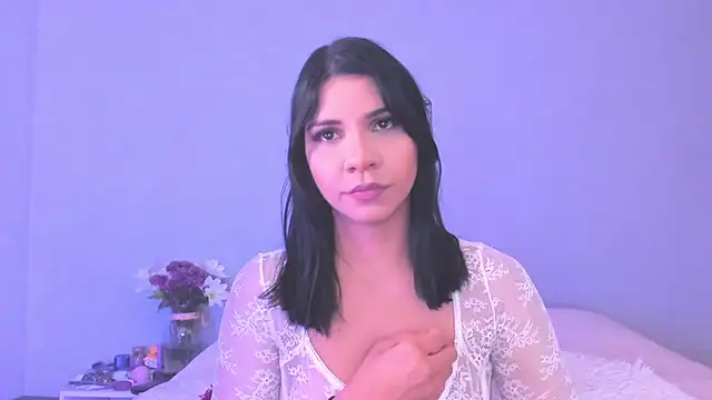 Laura-angeel online show from 12-15-25, 05:19