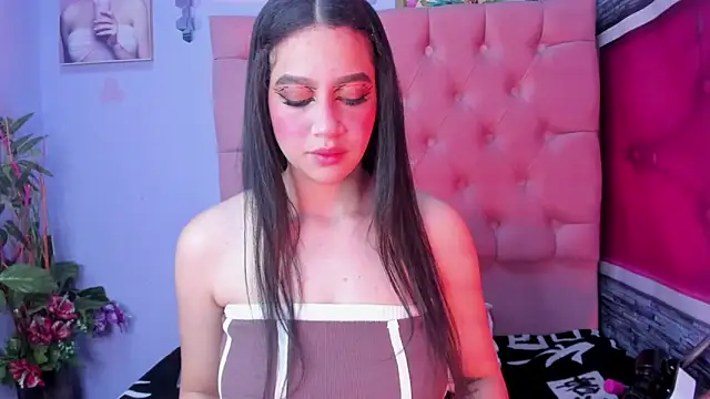 Megan Luxe online show from 11-16-25, 06:18