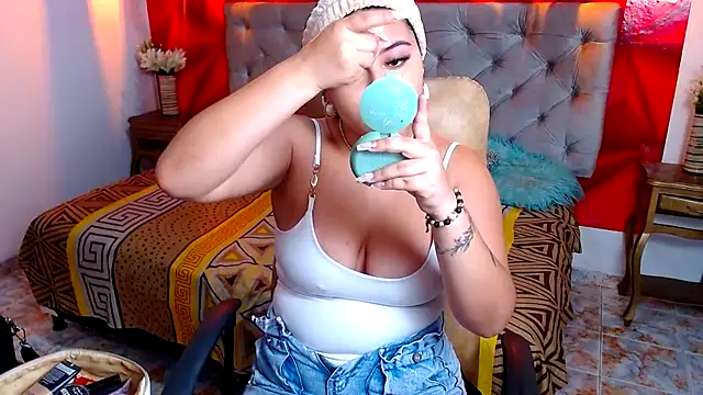 Snapshot of IsabellaaSweet chatting on 10-04-25, 12:50 IsabellaaSweet online show from 10-04-25, 12:50