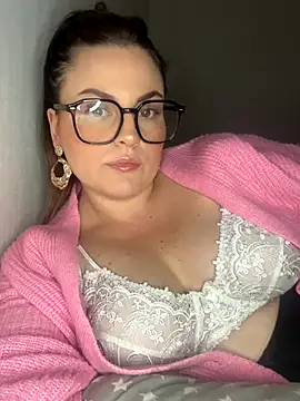 Snapshot of whitequeen_xxx chatting on 10-08-25, 08:53 whitequeen xxx online show from 10-08-25, 08:53
