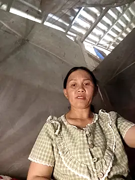 MaiHoa69 online show from 04-08-26, 05:31