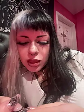 Paige Turner online show from 03-20-26, 09:16