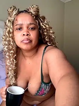 Snapshot of XXXquisiteVixen chatting on 10-19-25, 10:07 XXXquisiteVixen online show from 10-19-25, 10:07